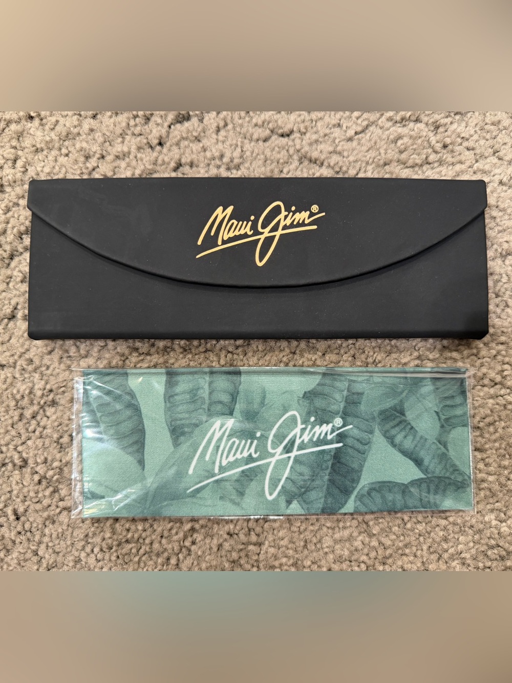 Maui Jim Trifold Case and Cleaning Cloth